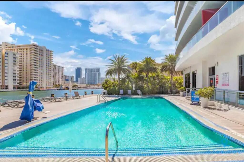 Ocean Views - Pool & Gym - Pet Friendly - Close To Beach Hallandale Beach Bagian luar foto